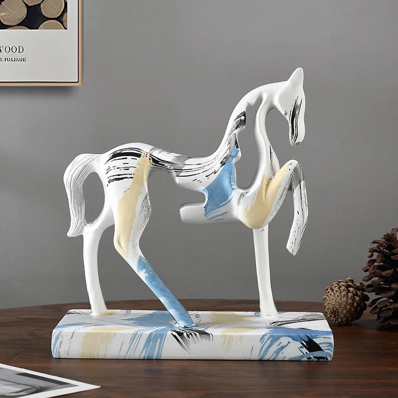 Modern Light Luxury High-End Folk Art Artistic Customized Epoxy Resin Sculpted Figurine Ornament Holiday Home Decor Business