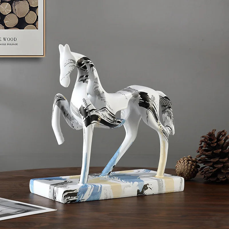 Modern Light Luxury High-End Folk Art Artistic Customized Epoxy Resin Sculpted Figurine Ornament Holiday Home Decor Business