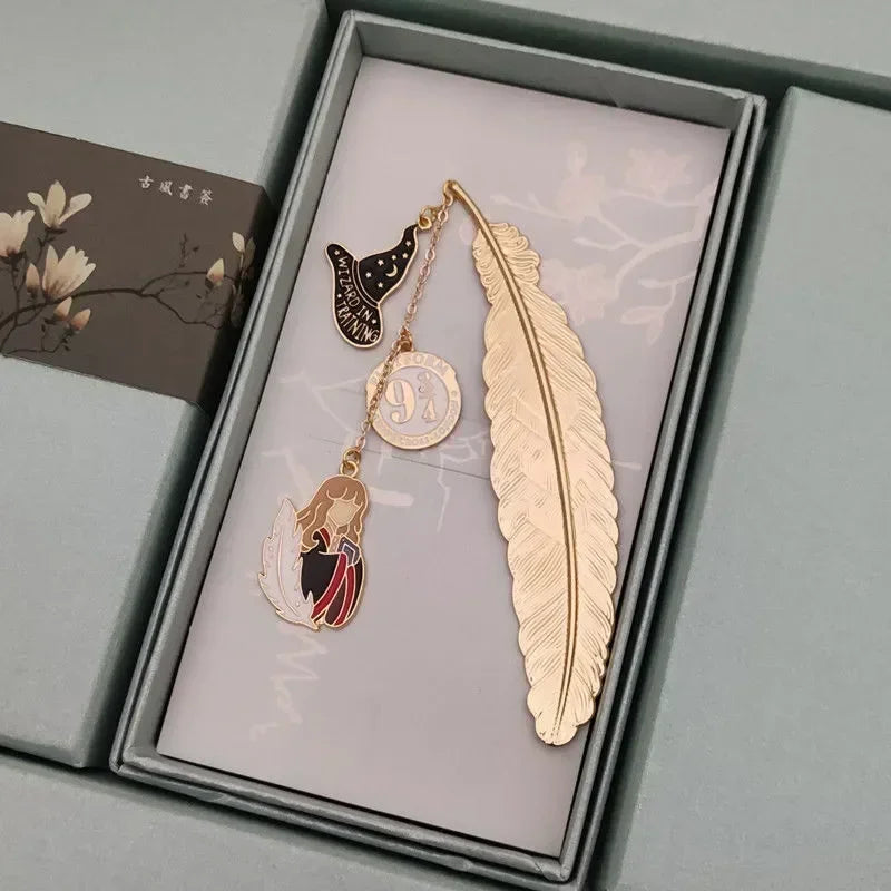 Harried Potter Exquisite Bookmark Gold Feather Snitch Hogwarts Hufflepuff Ravenclaw Slytherin Gryffindor Pendant Tassel Bookmark