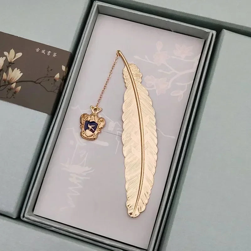 Harried Potter Exquisite Bookmark Gold Feather Snitch Hogwarts Hufflepuff Ravenclaw Slytherin Gryffindor Pendant Tassel Bookmark